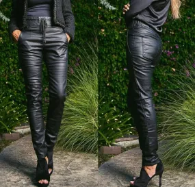 Bevy Flog - Shely pants in Black Vegan leather